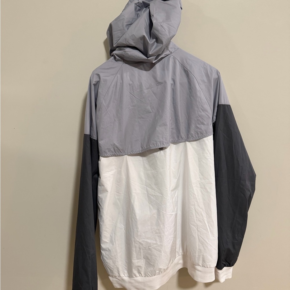 Nike Men’s Windbreaker Jacket in Gray, White & Black - Picture 3 of 3